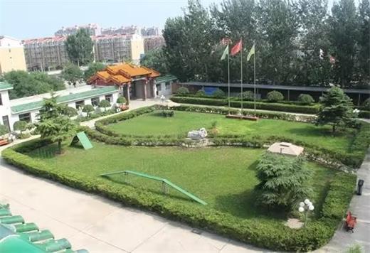 北京校區(qū)校園.jpg