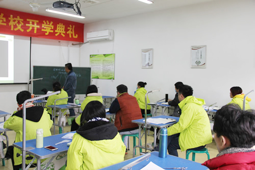 圣寵寵物美容學(xué)校31期學(xué)員犬只行為學(xué)課程