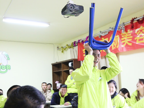 美容班35期2班犬只行為學課,授課導師任凱